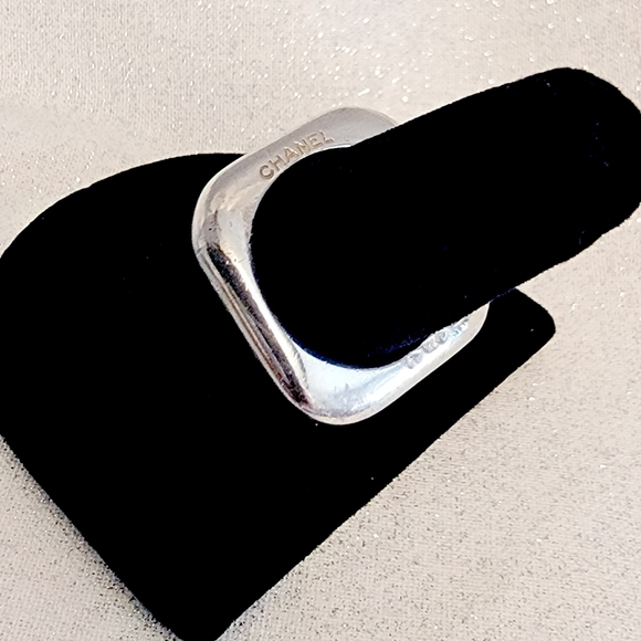 Vintage CHANEL Square Sterling Silver Ring - Picture 2 of 6